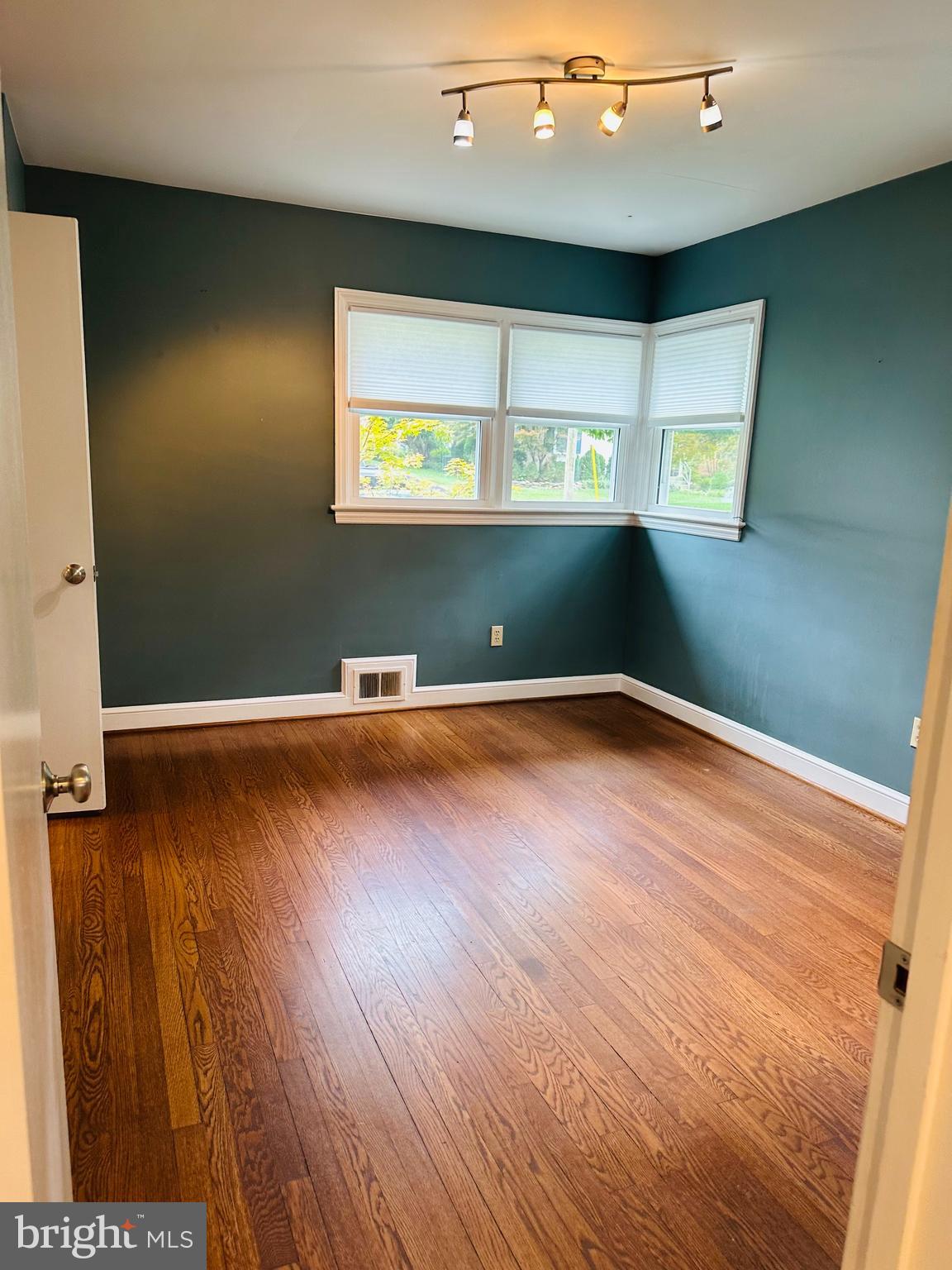 706 Brent Road Rockville, MD 20850 - Photo 11 of 25