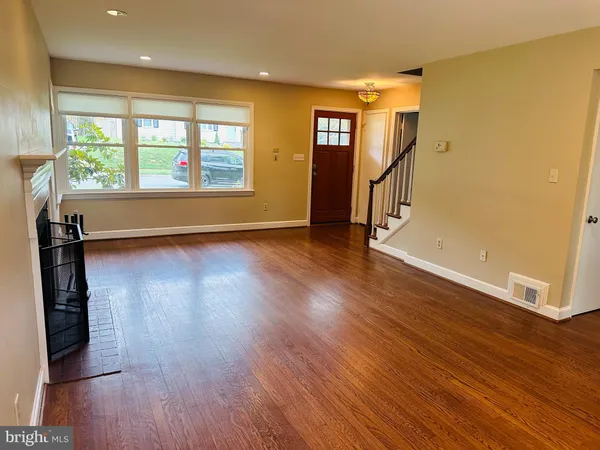 $3,400 | 706 Brent Road, Rockville, MD 20850