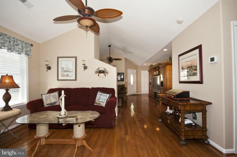 13211 Choptank Road Baltimore, MD 21220 - Photo 15 of 30 Family Room