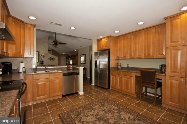 13211 Choptank Road Baltimore, MD 21220 - Photo 6 of 30 Kitchen