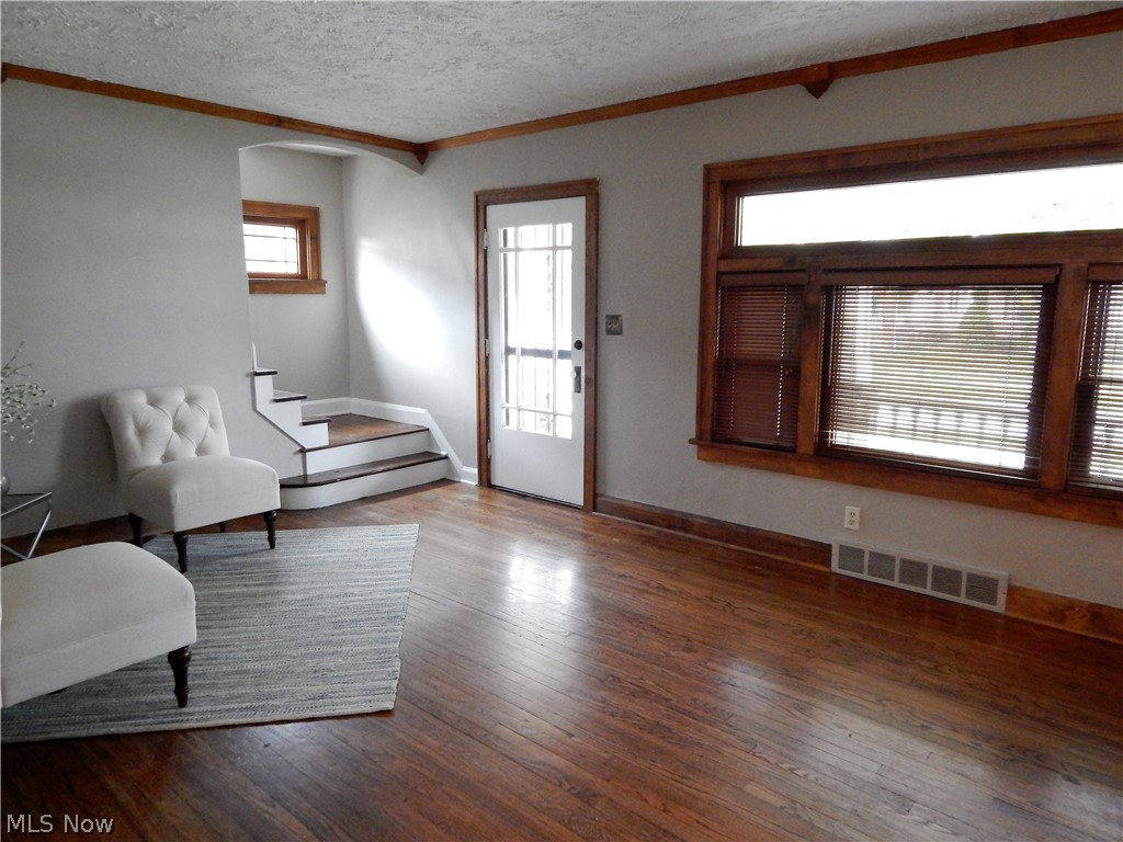 7501 Jameson Road Cleveland, OH 44129 - Photo 9 of 25