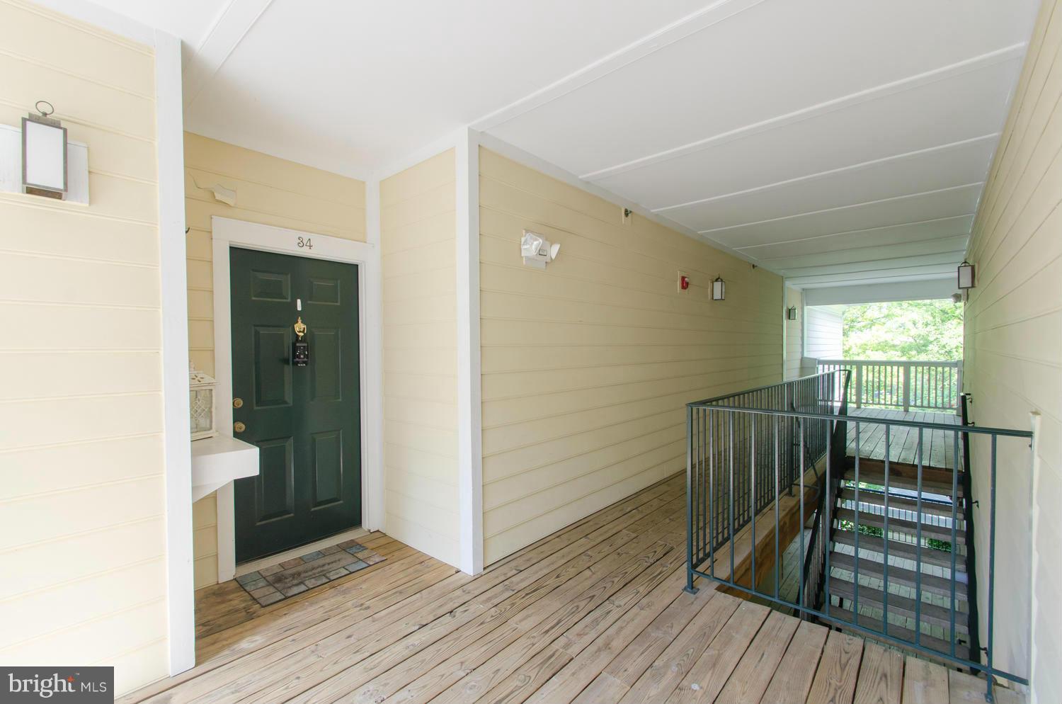 102 Booth Street, Unit 34 Gaithersburg, MD 20878 - Photo 2 of 17 Interior (General)