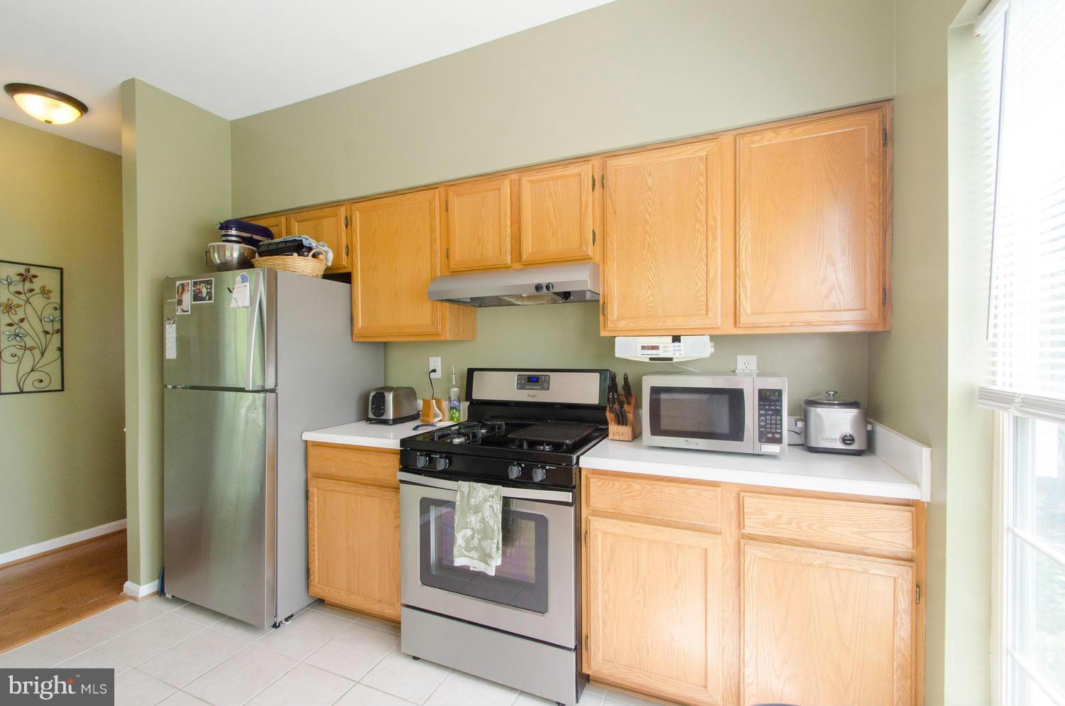 102 Booth Street, Unit 34 Gaithersburg, MD 20878 - Photo 8 of 17 Kitchen