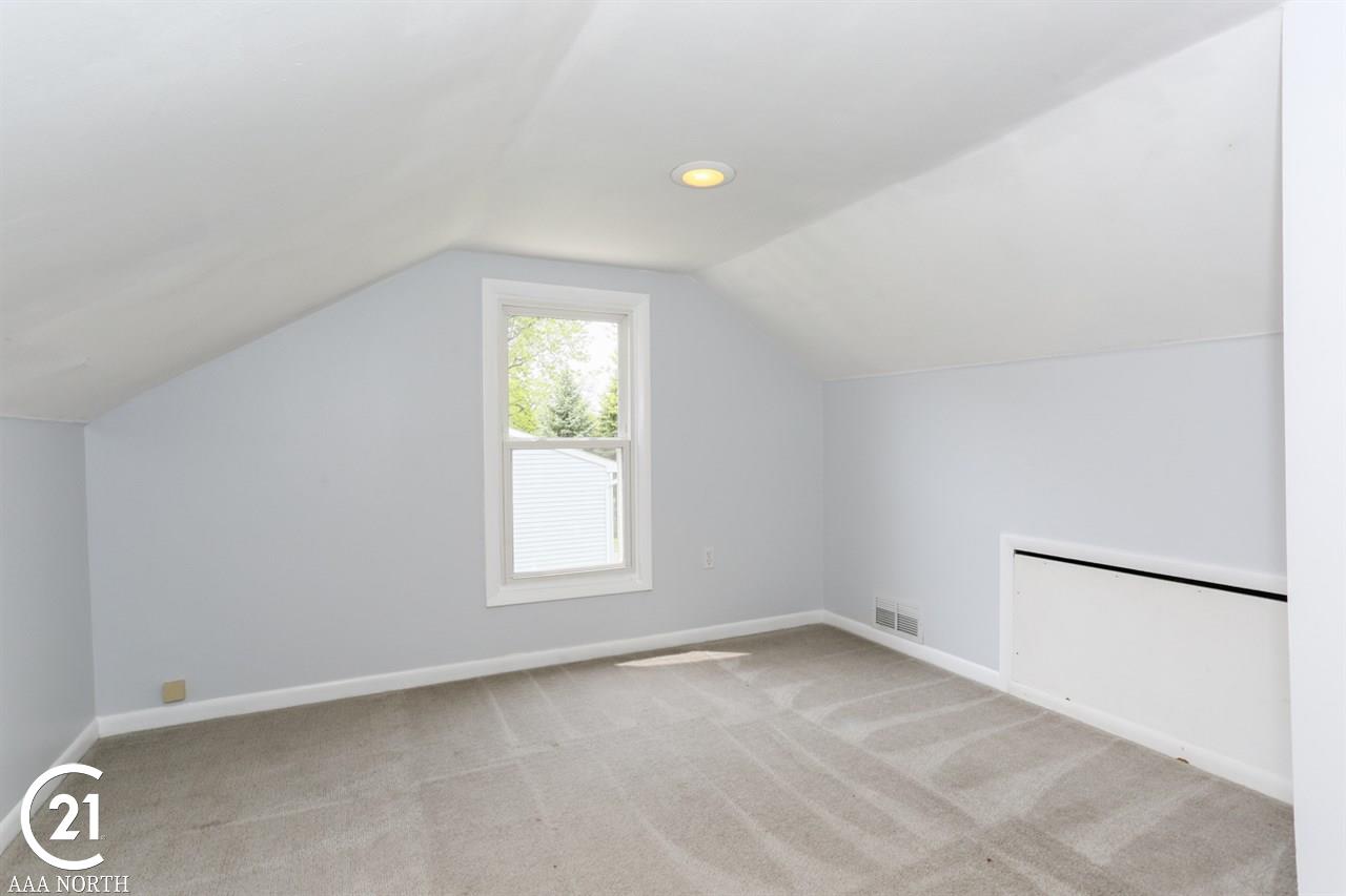 2895 Walsh Drive Rochester, MI 48309 - Photo 30 of 38 31380223-29.JPG