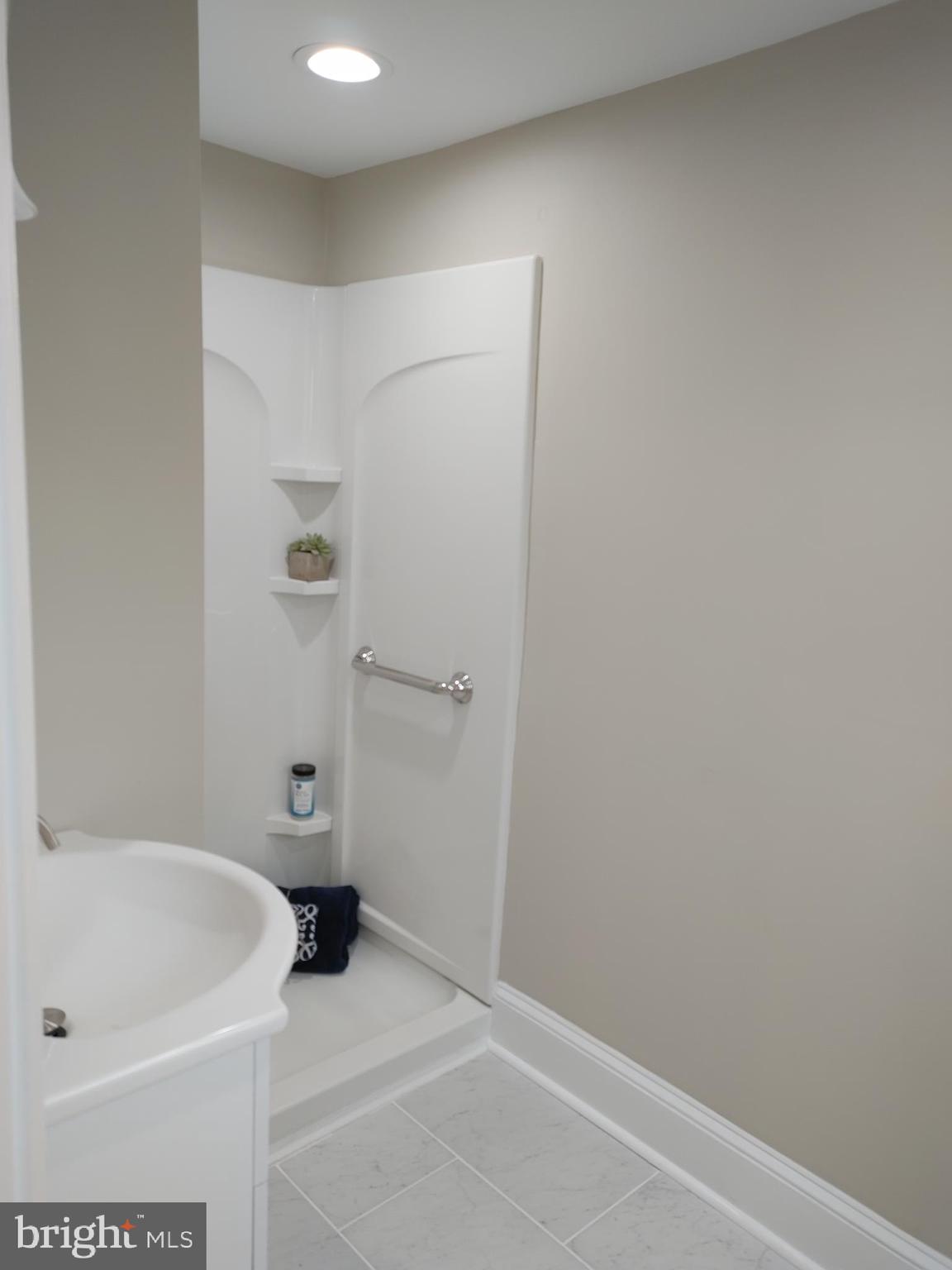 9 Hanover Street Pemberton, NJ 08068 - Photo 20 of 35 Main Floor Bath