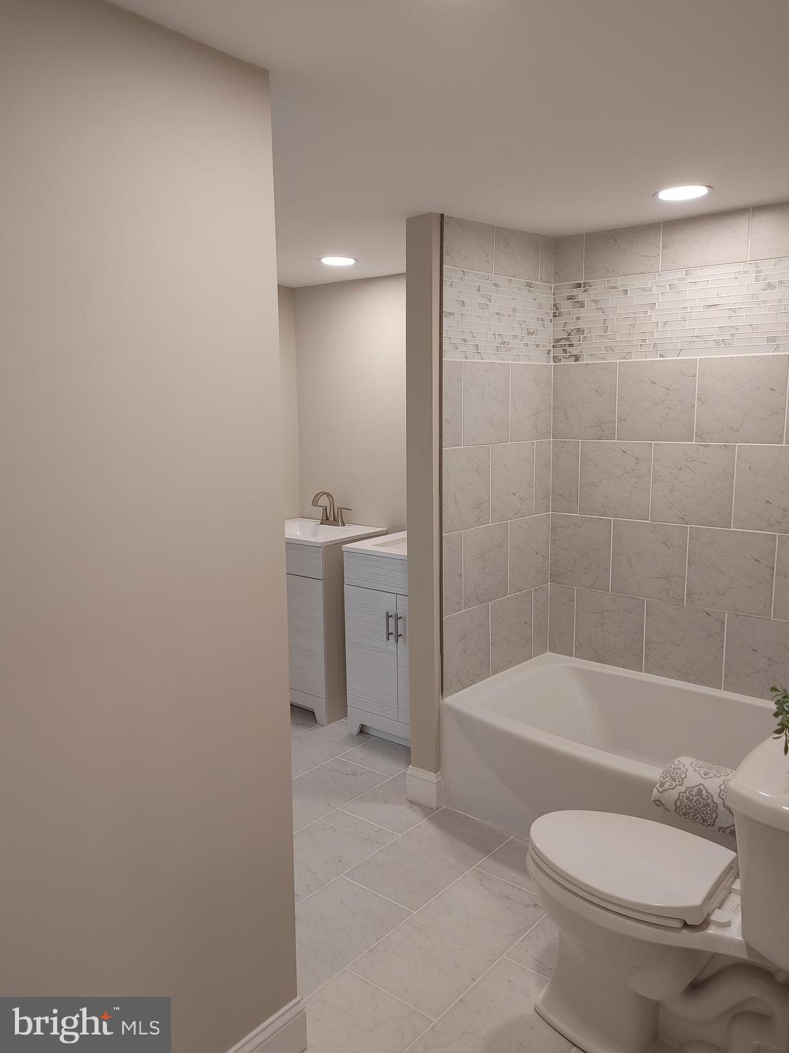 9 Hanover Street Pemberton, NJ 08068 - Photo 23 of 35 Upstairs Full Bath