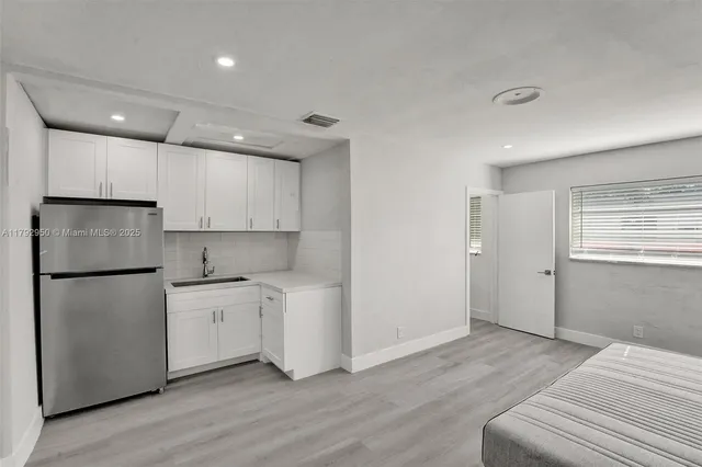 $925,000 | 5657 Grant Street, Hollywood, FL 33021