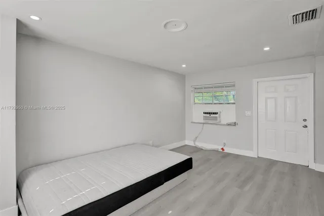 $925,000 | 5657 Grant Street, Hollywood, FL 33021