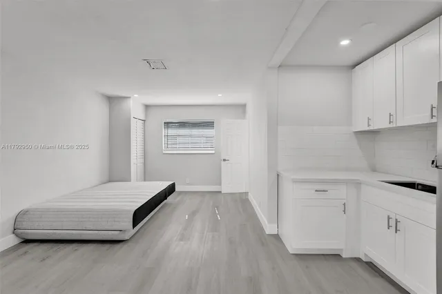 $925,000 | 5657 Grant Street, Hollywood, FL 33021