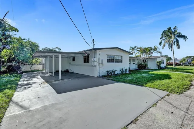 $925,000 | 5657 Grant Street, Hollywood, FL 33021