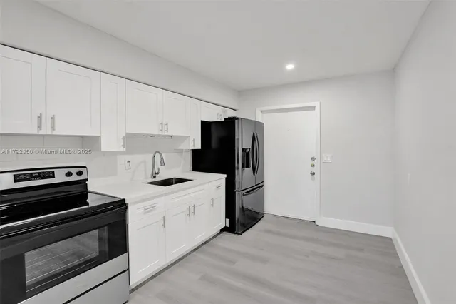 $925,000 | 5657 Grant Street, Hollywood, FL 33021