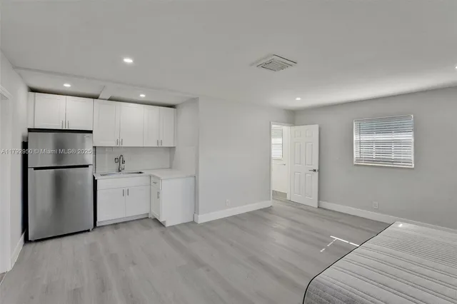 $925,000 | 5657 Grant Street, Hollywood, FL 33021