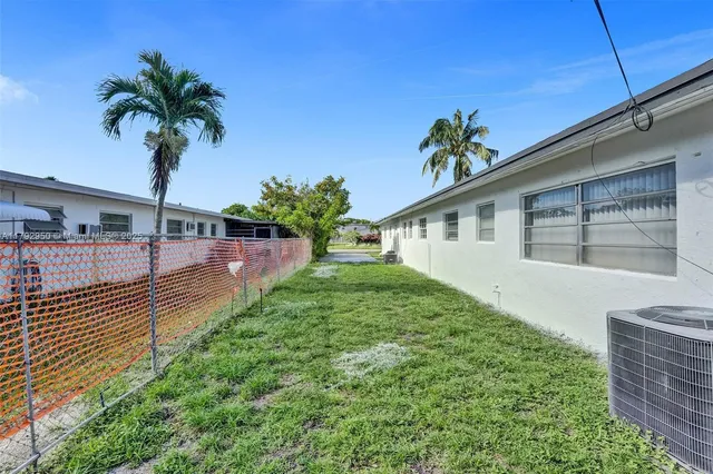 $925,000 | 5657 Grant Street, Hollywood, FL 33021