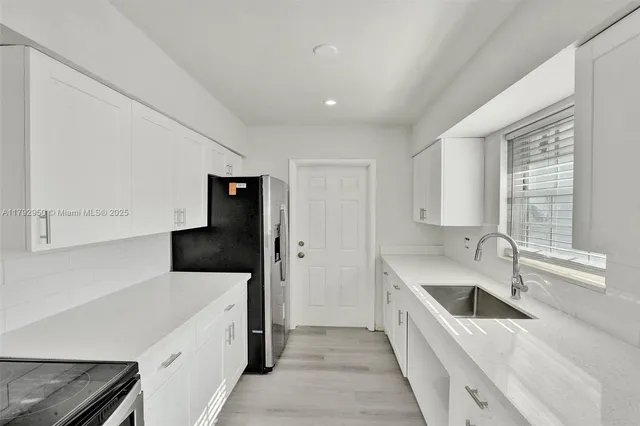 $925,000 | 5657 Grant Street, Hollywood, FL 33021