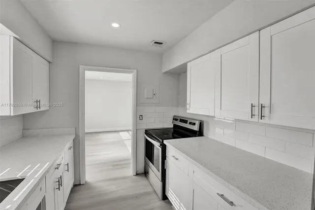 $925,000 | 5657 Grant Street, Hollywood, FL 33021