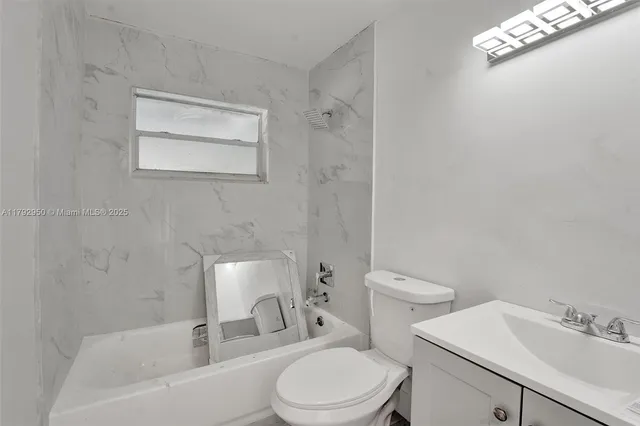 $925,000 | 5657 Grant Street, Hollywood, FL 33021