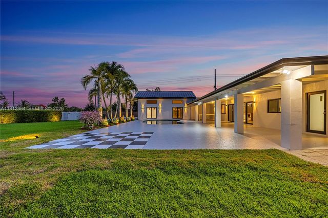 $1,999,900 | 10600 Southwest 140th Street, Miami, FL 33176