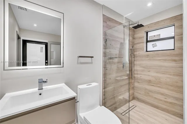 $2,225,000 | 10600 Southwest 140th Street, Miami, FL 33176