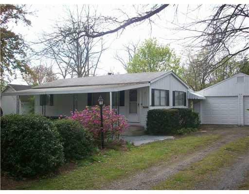 135 North Maple Street Mercer, PA 16137 - Photo 1 of 8 Exterior Front.