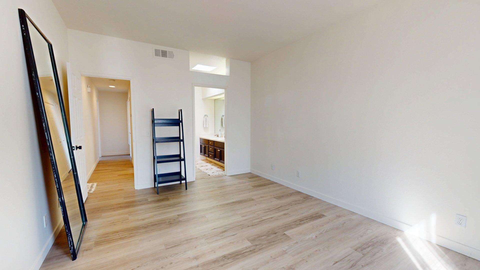 401 El Cielo Road, Unit 22 Palm Springs, CA 92262 - Photo 11 of 22 Guest Room2