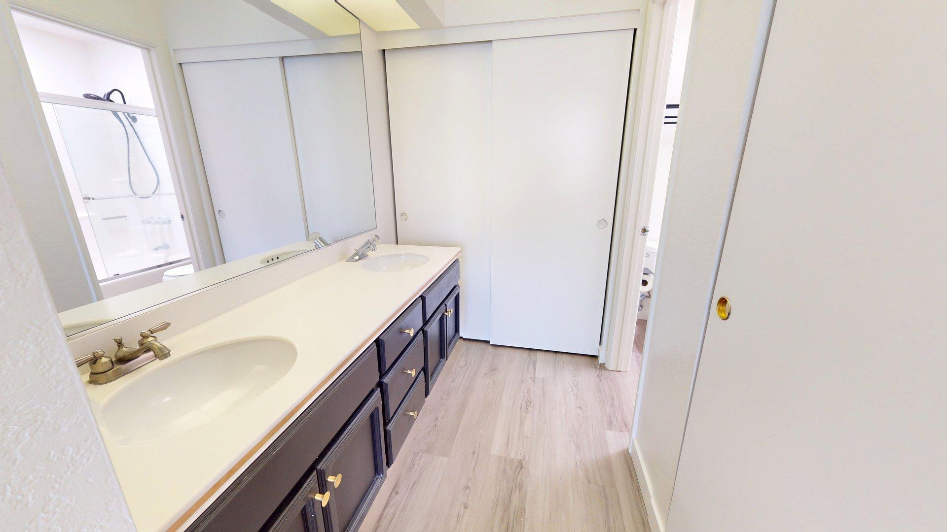 401 El Cielo Road, Unit 22 Palm Springs, CA 92262 - Photo 18 of 22 Primary Bath