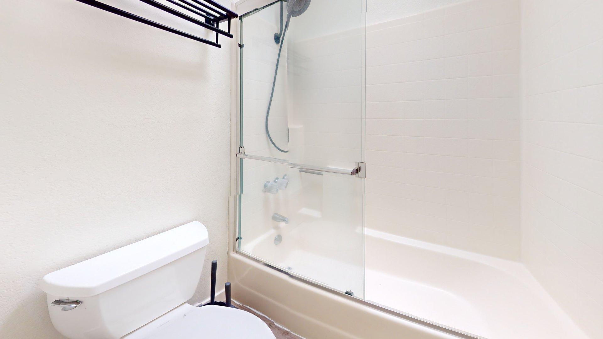 401 El Cielo Road, Unit 22 Palm Springs, CA 92262 - Photo 19 of 22 Primary Bathroom
