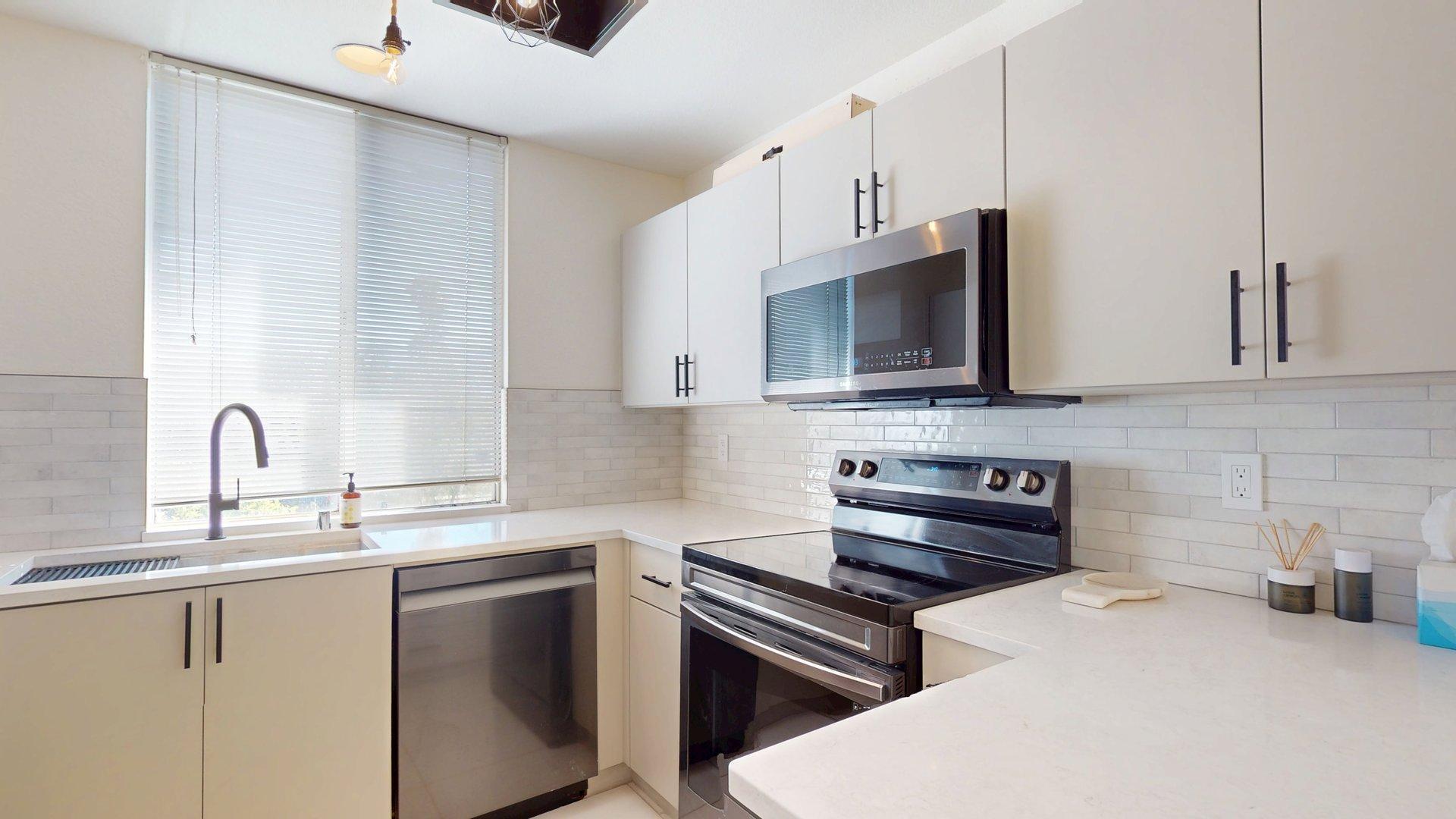 401 El Cielo Road, Unit 22 Palm Springs, CA 92262 - Photo 6 of 22 Kitchen - Angle