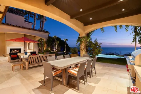 $19,100,000 | 11768 Ellice Street, Malibu, CA 90265