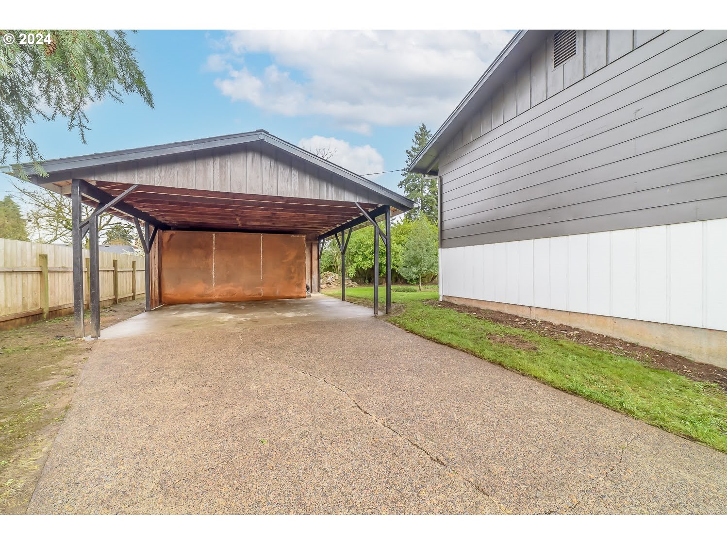 375 Heritage Avenue Eugene, OR 97404 - Photo 28 of 32 a view of a backyard of a house