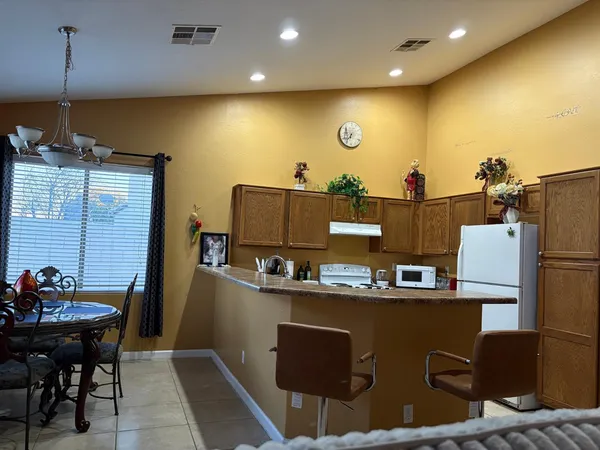 $2,500 | 7408 West Wolf Street, Phoenix, AZ 85033