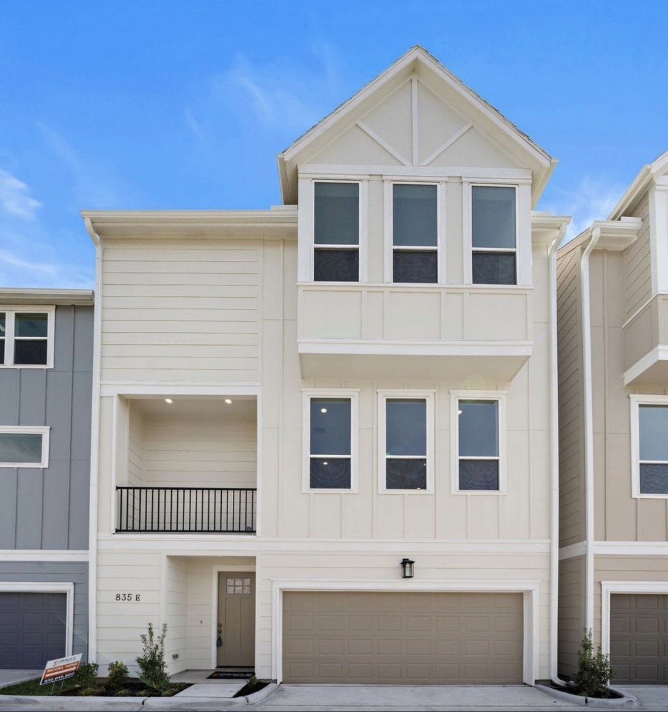 835 Elkhart Street, Unit B Houston, TX 77091 - Photo 2 of 14 a front view of a house
