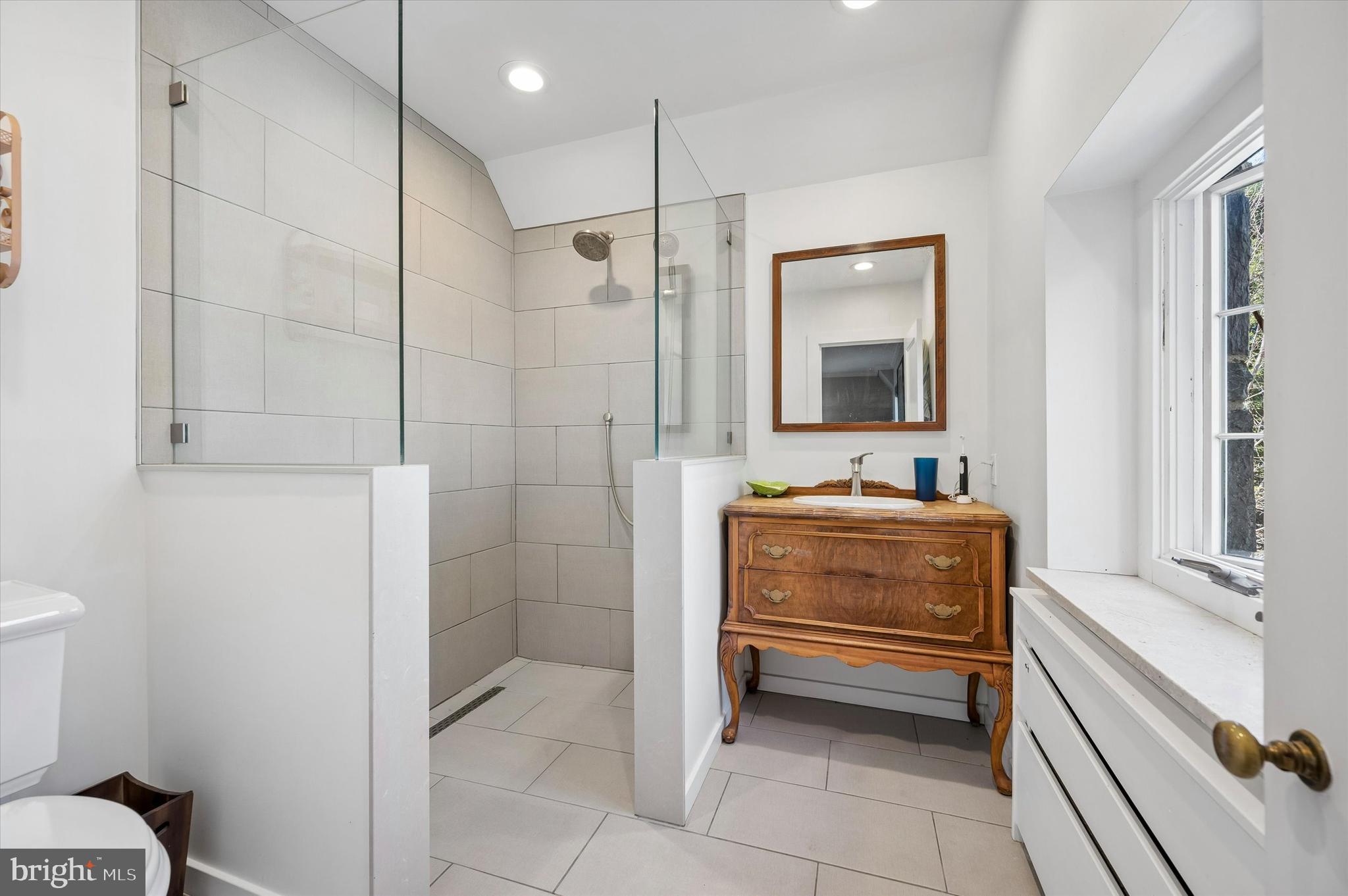 35 Llanberris Road Bala Cynwyd, PA 19004 - Photo 12 of 24