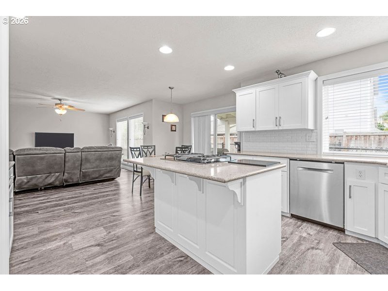 715 Shadowwood Loop Northeast Keizer, OR 97303 - Photo 14 of 41