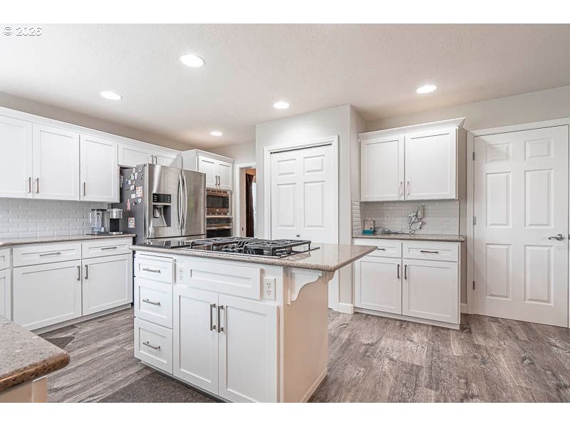 715 Shadowwood Loop Northeast Keizer, OR 97303 - Photo 17 of 41