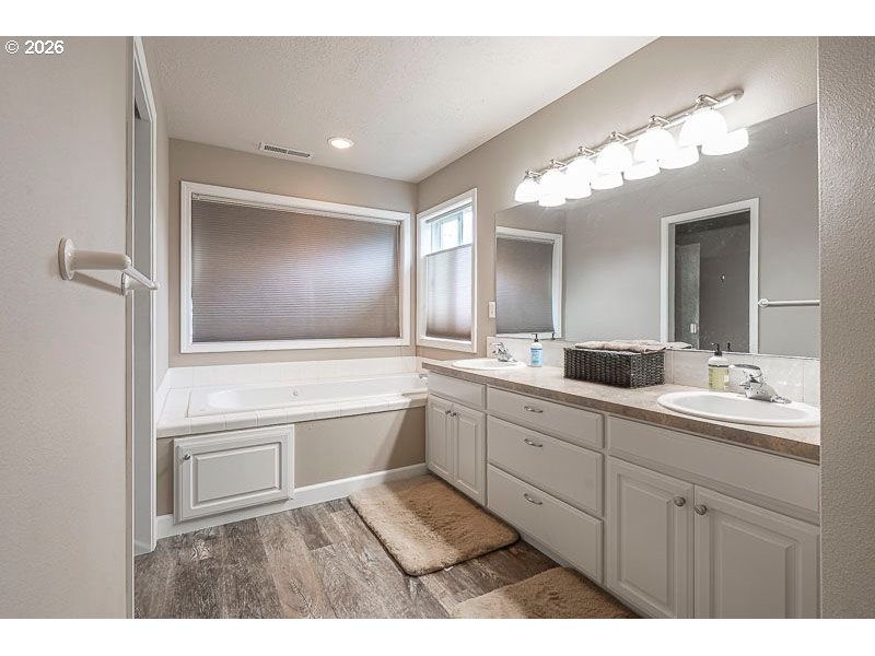 715 Shadowwood Loop Northeast Keizer, OR 97303 - Photo 26 of 41