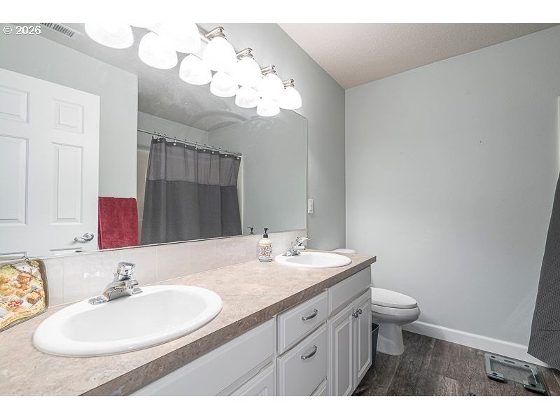 715 Shadowwood Loop Northeast Keizer, OR 97303 - Photo 32 of 41