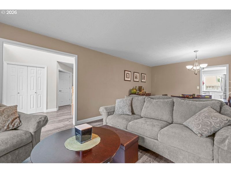 715 Shadowwood Loop Northeast Keizer, OR 97303 - Photo 7 of 41