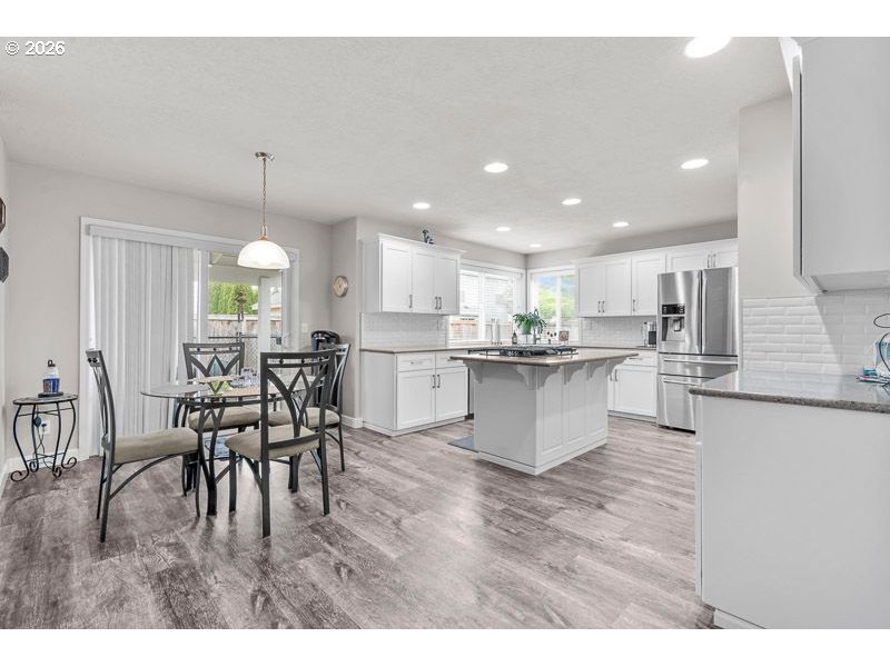 715 Shadowwood Loop Northeast Keizer, OR 97303 - Photo 10 of 41