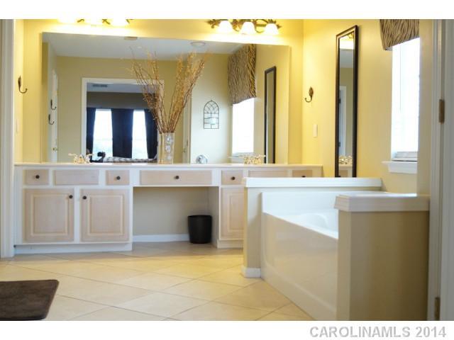 2235 Winthorp Ridge Road Charlotte, NC 28270 - Photo 11 of 16