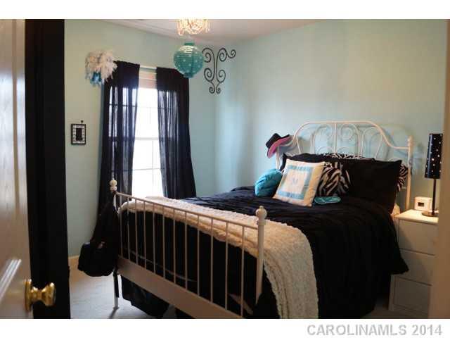 2235 Winthorp Ridge Road Charlotte, NC 28270 - Photo 13 of 16