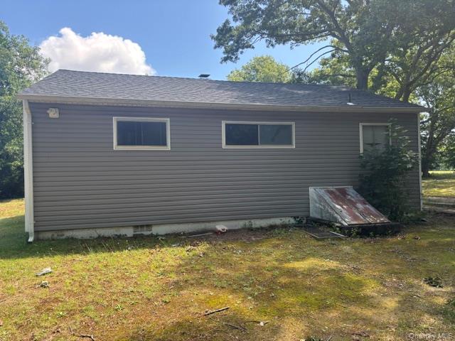427 Doctors Path Riverhead, NY 11901 - Photo 4 of 11