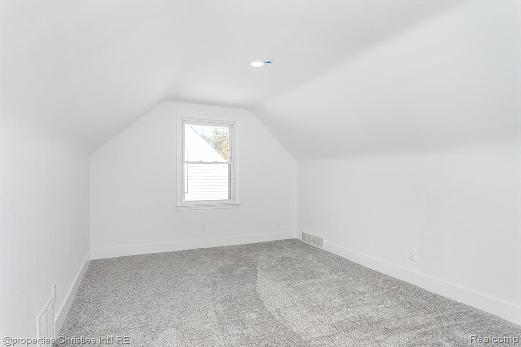 3802 Durham Road Royal Oak, MI 48073 - Photo 20 of 30