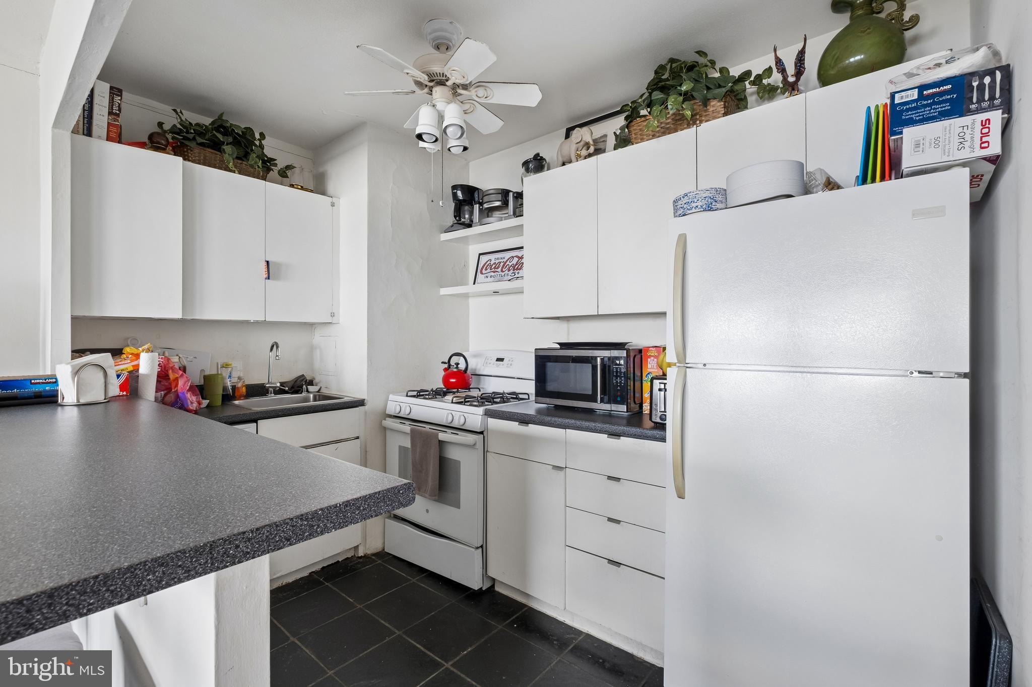 220 Locust Street, Unit 23CS Philadelphia, PA 19106 - Photo 3 of 12