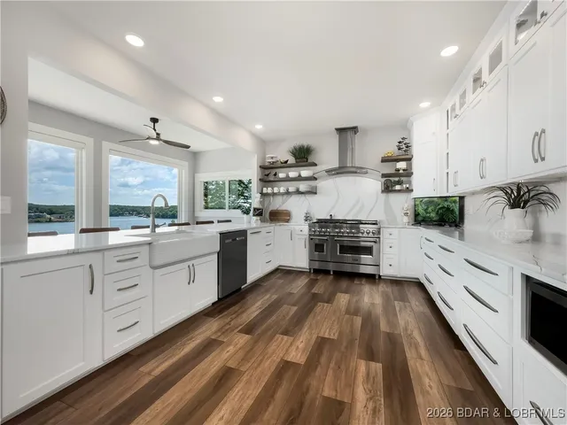 $1,590,000 | 16 Hawk Hill Court, Lake Ozark, MO 65049