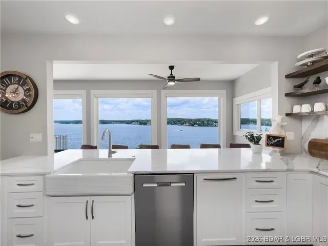 $1,590,000 | 16 Hawk Hill Court, Lake Ozark, MO 65049