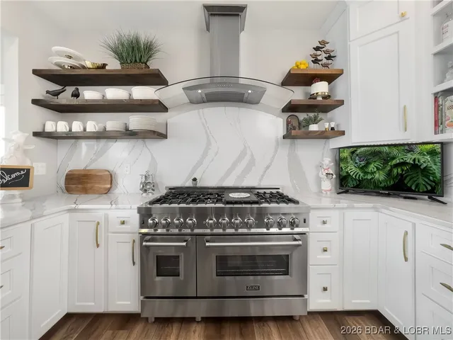 $1,590,000 | 16 Hawk Hill Court, Lake Ozark, MO 65049