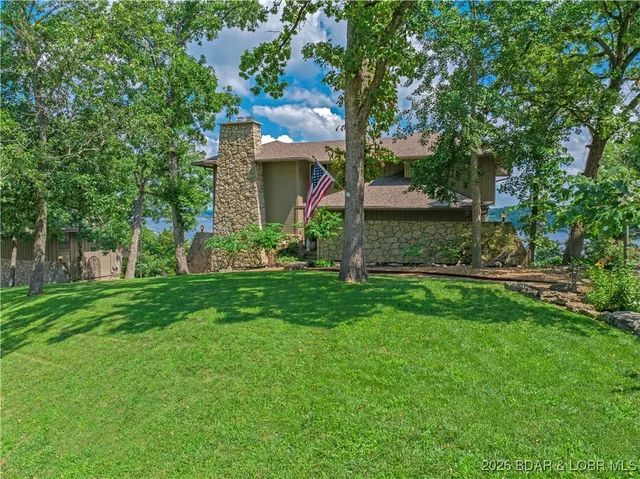 $1,590,000 | 16 Hawk Hill Court, Lake Ozark, MO 65049