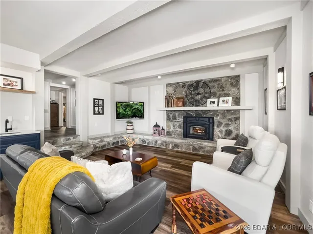 $1,590,000 | 16 Hawk Hill Court, Lake Ozark, MO 65049