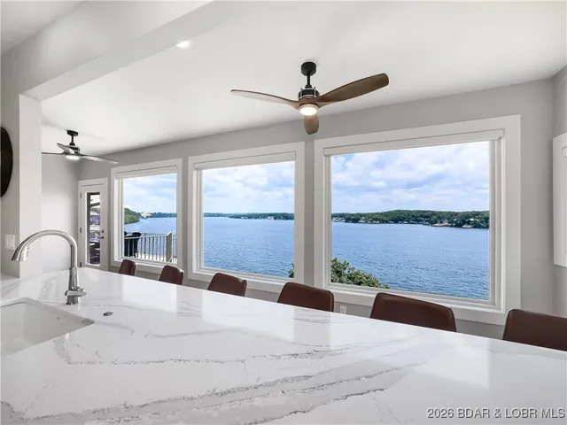 $1,590,000 | 16 Hawk Hill Court, Lake Ozark, MO 65049