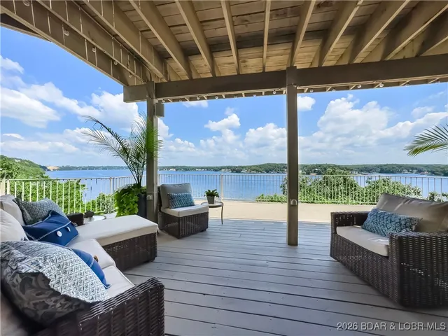$1,590,000 | 16 Hawk Hill Court, Lake Ozark, MO 65049